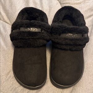CROCS Black Fuzzy Lined Clogs